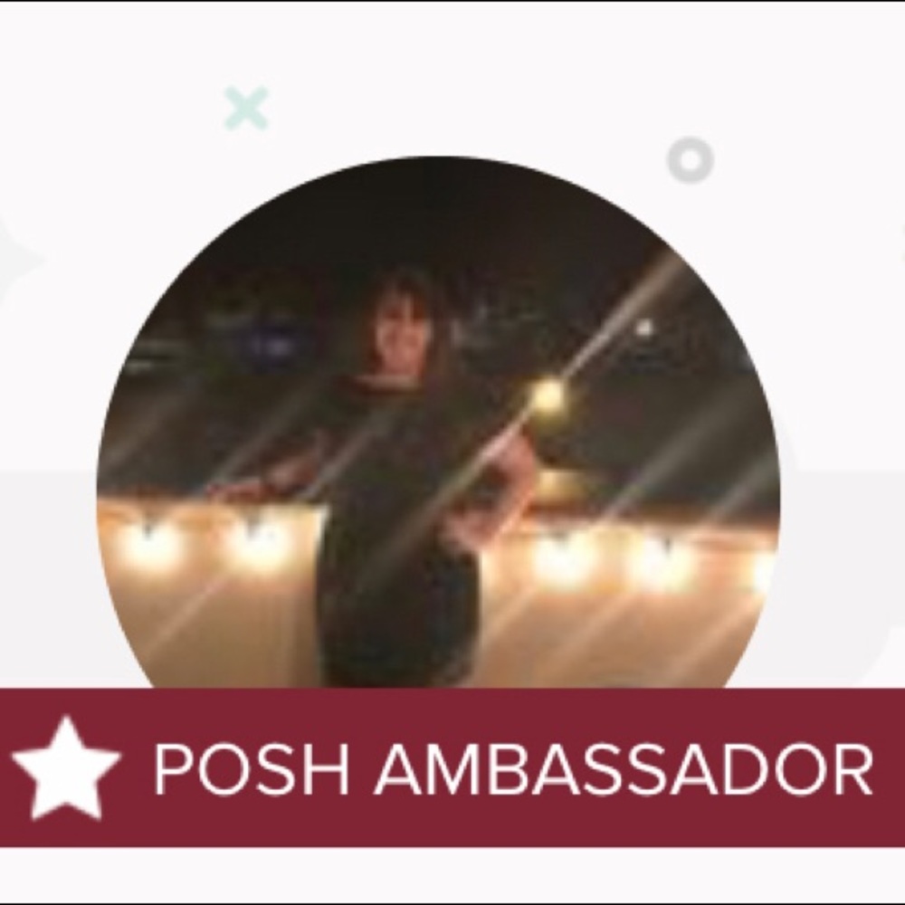 🙋🏻‍♀️ Meet your Posher, Meghan 🙋🏻‍♀️
